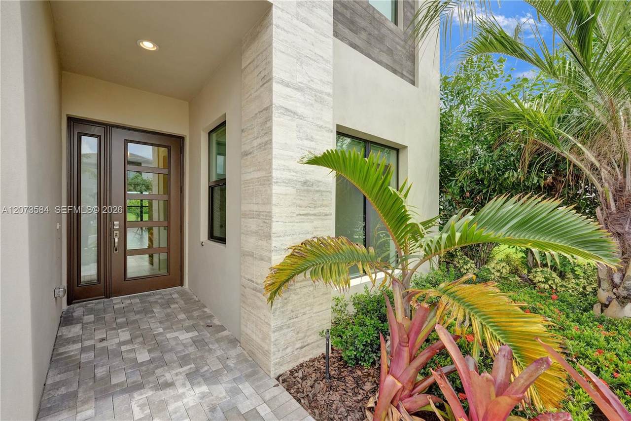https://bt-photos.global.ssl.fastly.net/miami/1280_boomver_1_A12073584-2.jpg