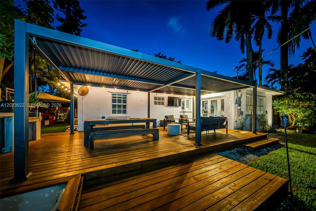 10627 11th Ave - Photo 1