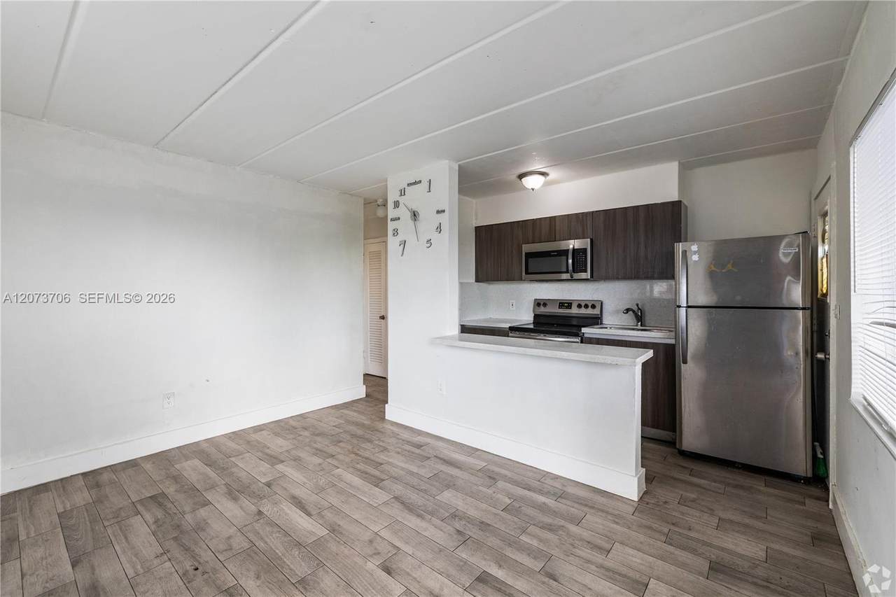 734 80th St - Photo 1