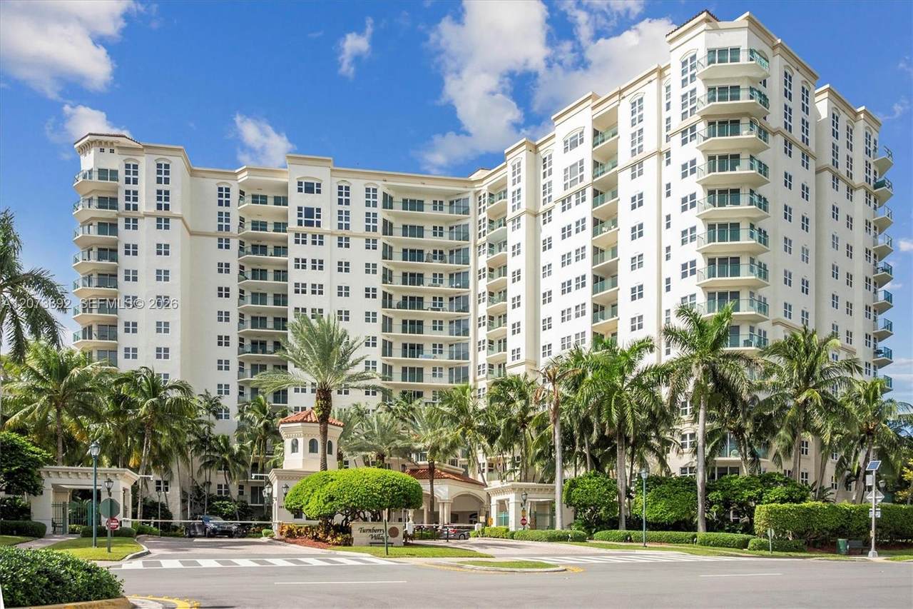 20000 Country Club Dr - Photo 1