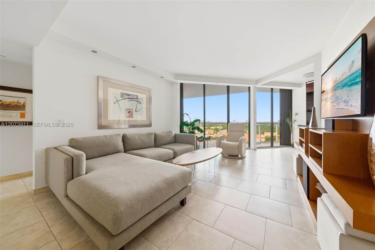 3610 Yacht Club Dr - Photo 1