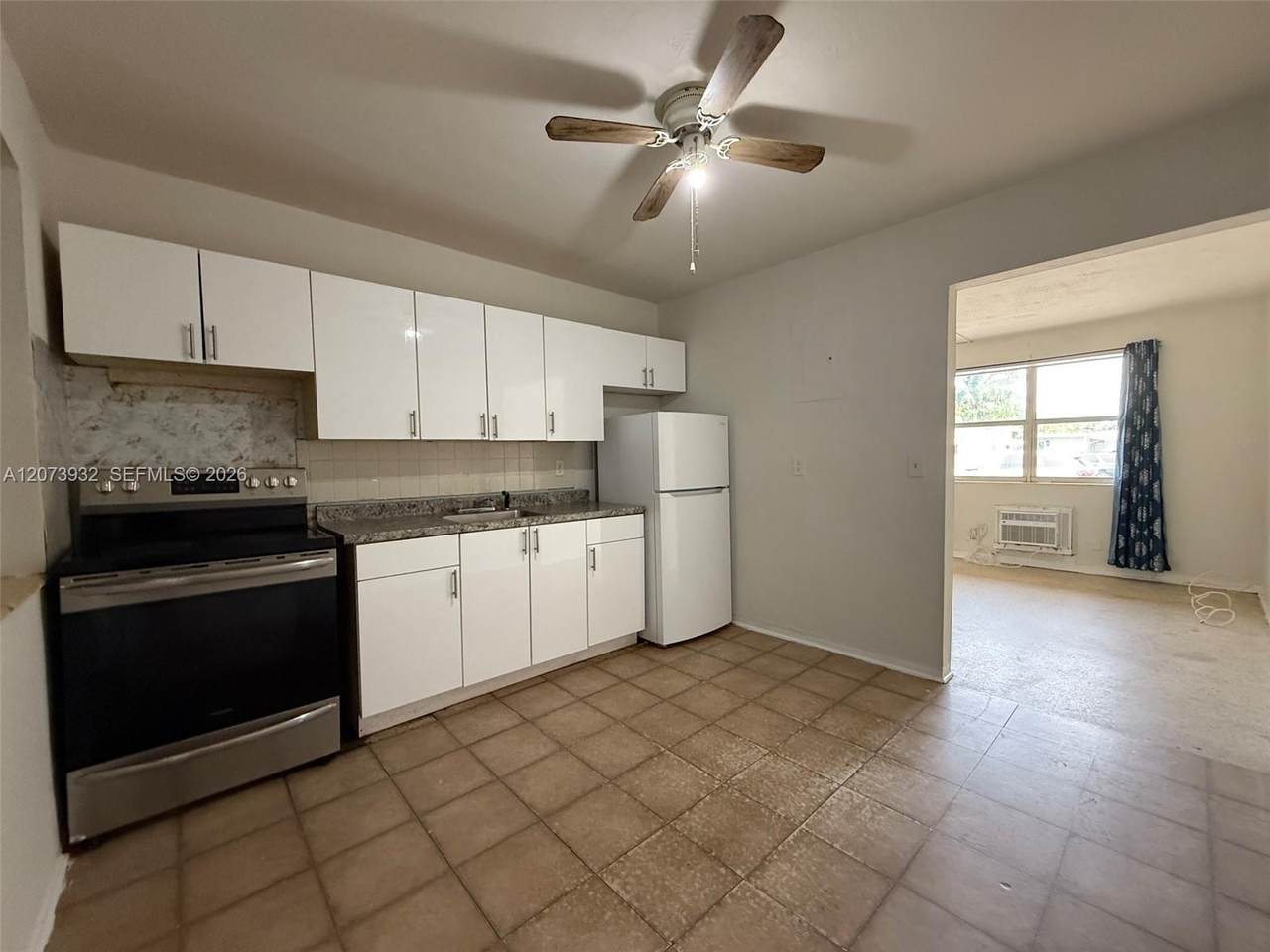 900 5th St - Photo 1
