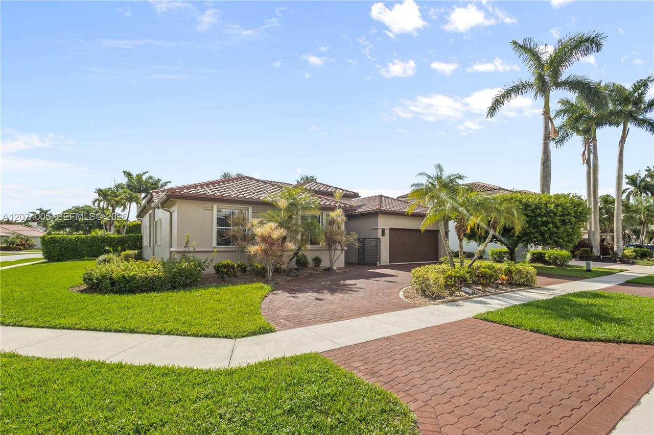 18548 Harbor Light Way - Photo 1