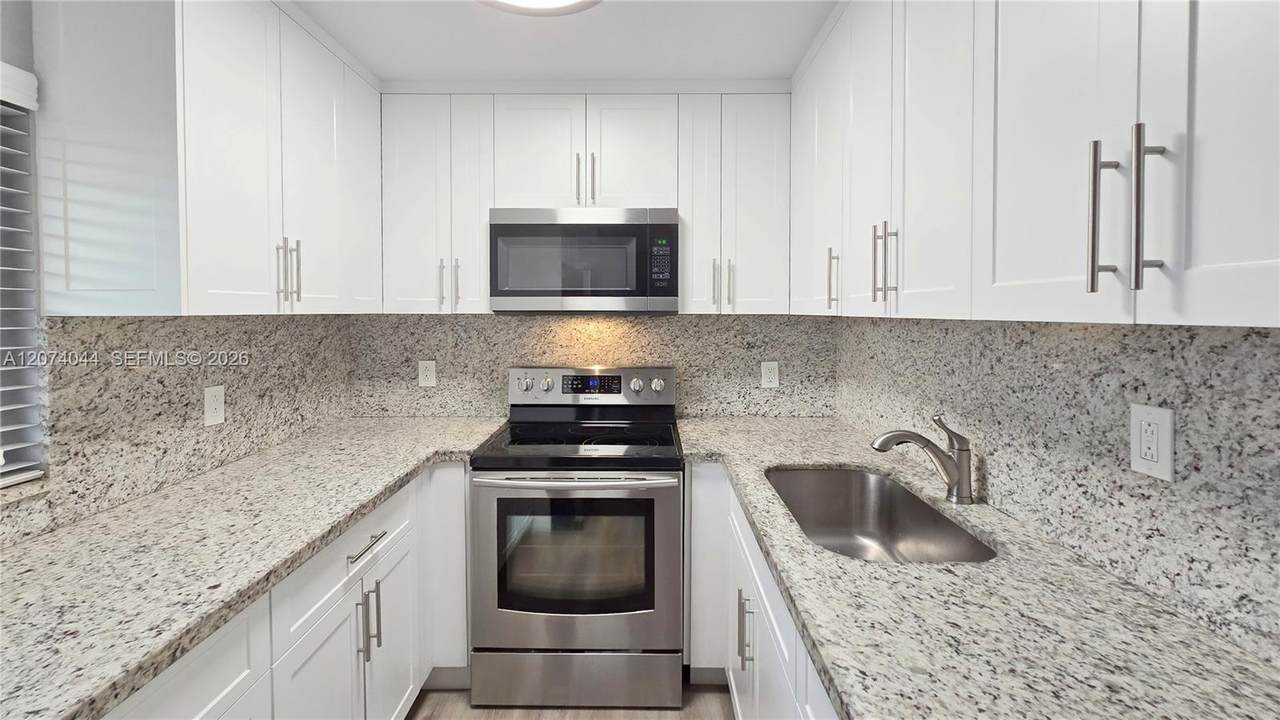 50 28th St - Photo 1