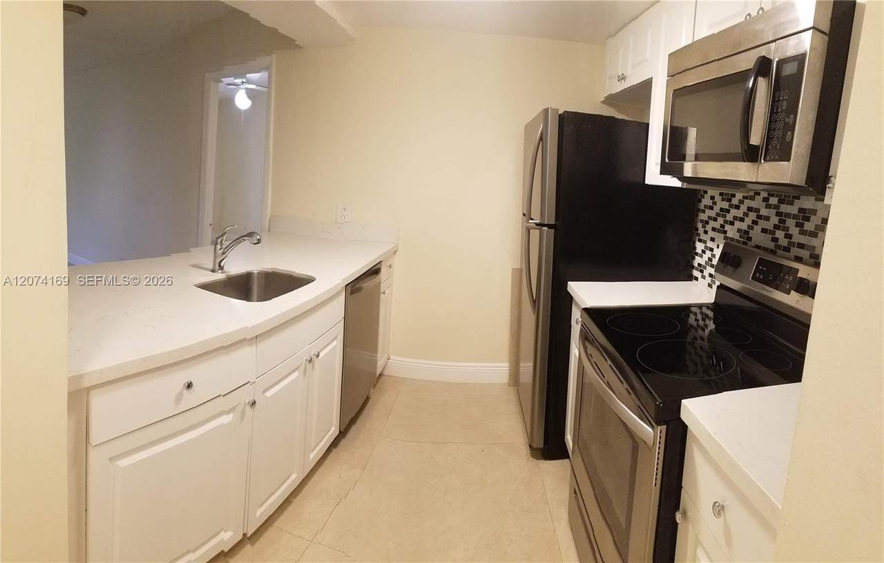 8100 Geneva Ct - Photo 1