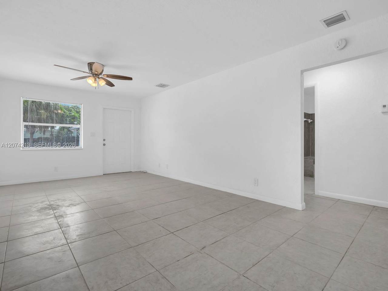 241 40th St - Photo 1