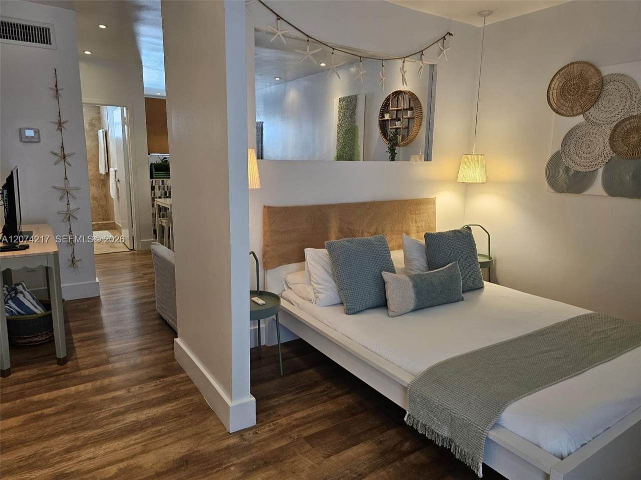 751 Collins Ave - Photo 1