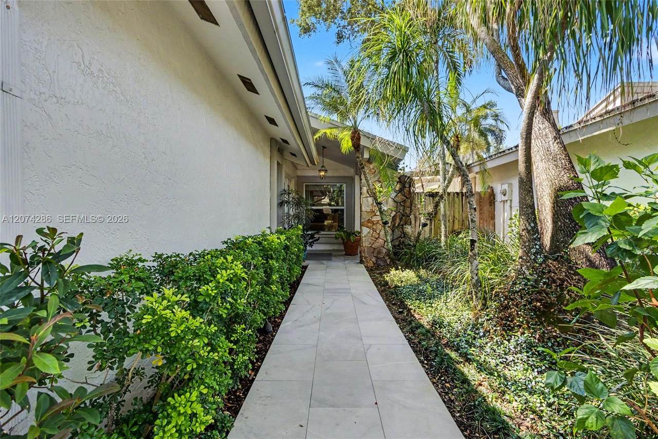 https://bt-photos.global.ssl.fastly.net/miami/1280_boomver_1_A12074286-2.jpg