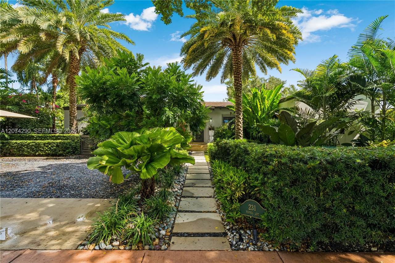 https://bt-photos.global.ssl.fastly.net/miami/1280_boomver_1_A12074290-2.jpg