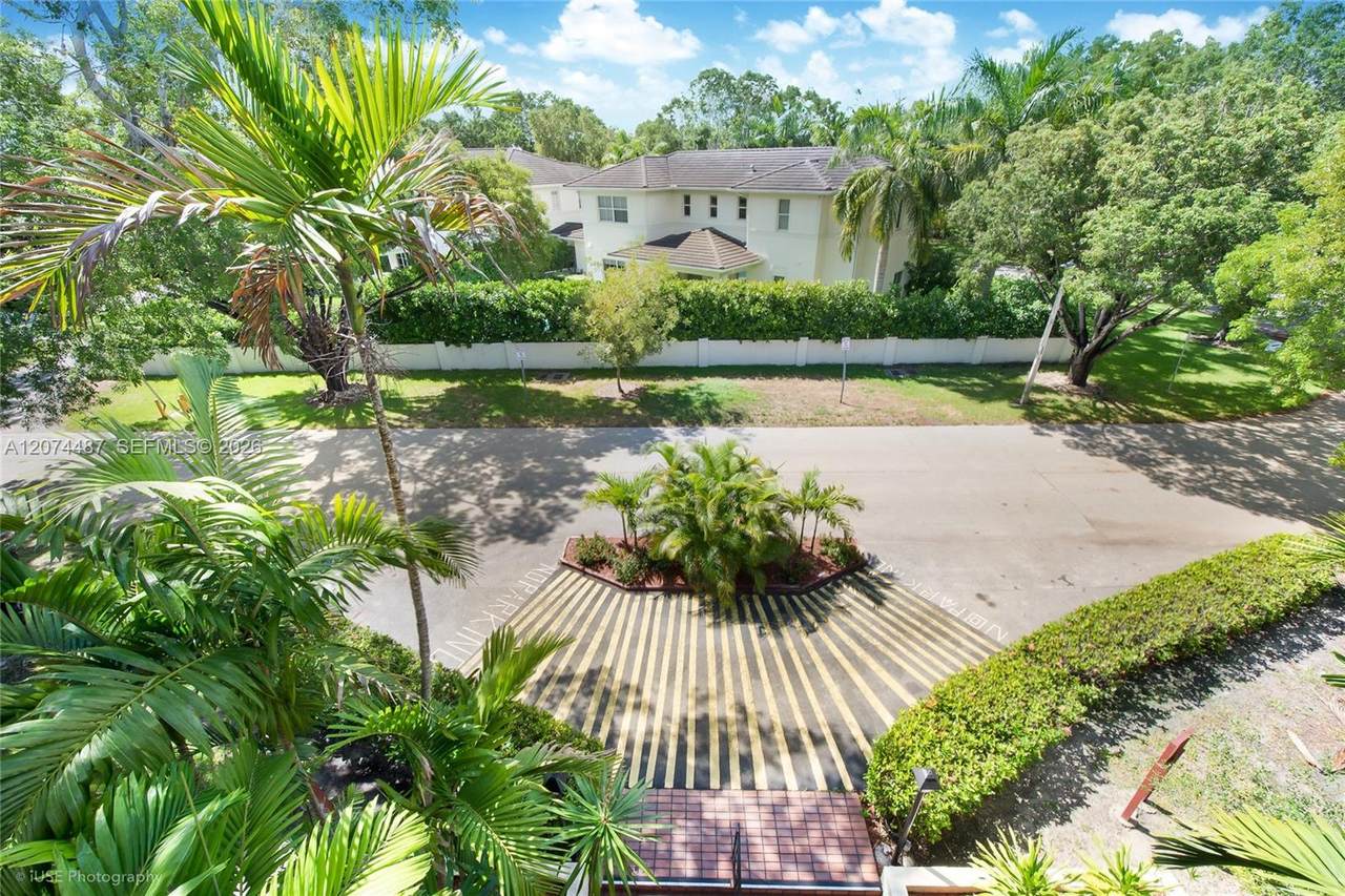https://bt-photos.global.ssl.fastly.net/miami/1280_boomver_1_A12074487-2.jpg