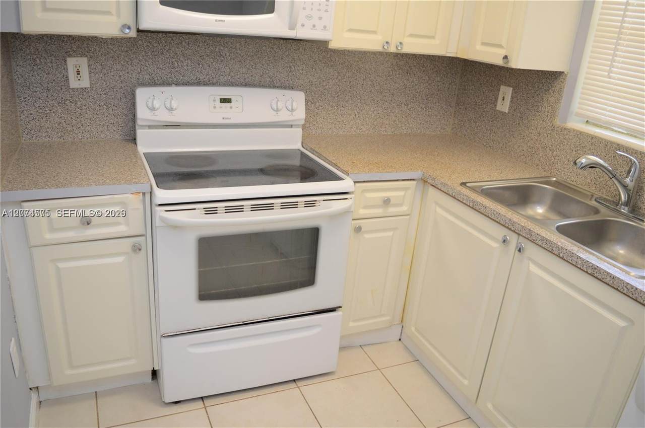 1370 119th St - Photo 1
