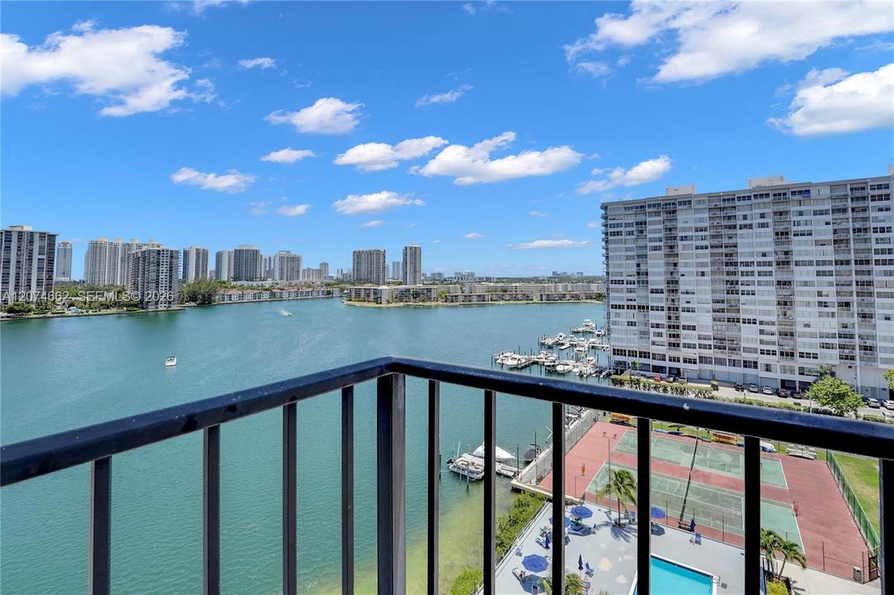 https://bt-photos.global.ssl.fastly.net/miami/1280_boomver_1_A12074662-2.jpg