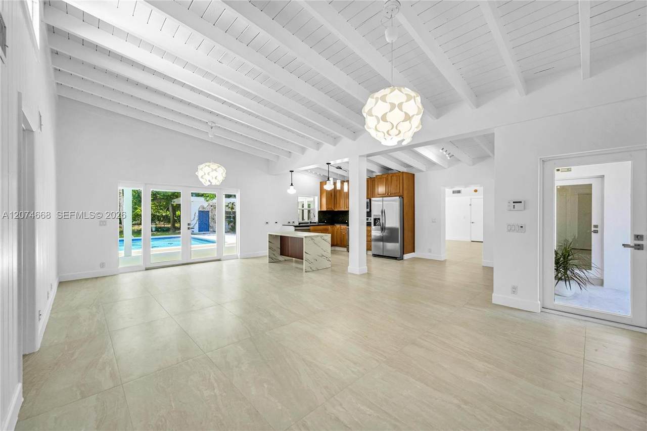 https://bt-photos.global.ssl.fastly.net/miami/1280_boomver_1_A12074668-2.jpg