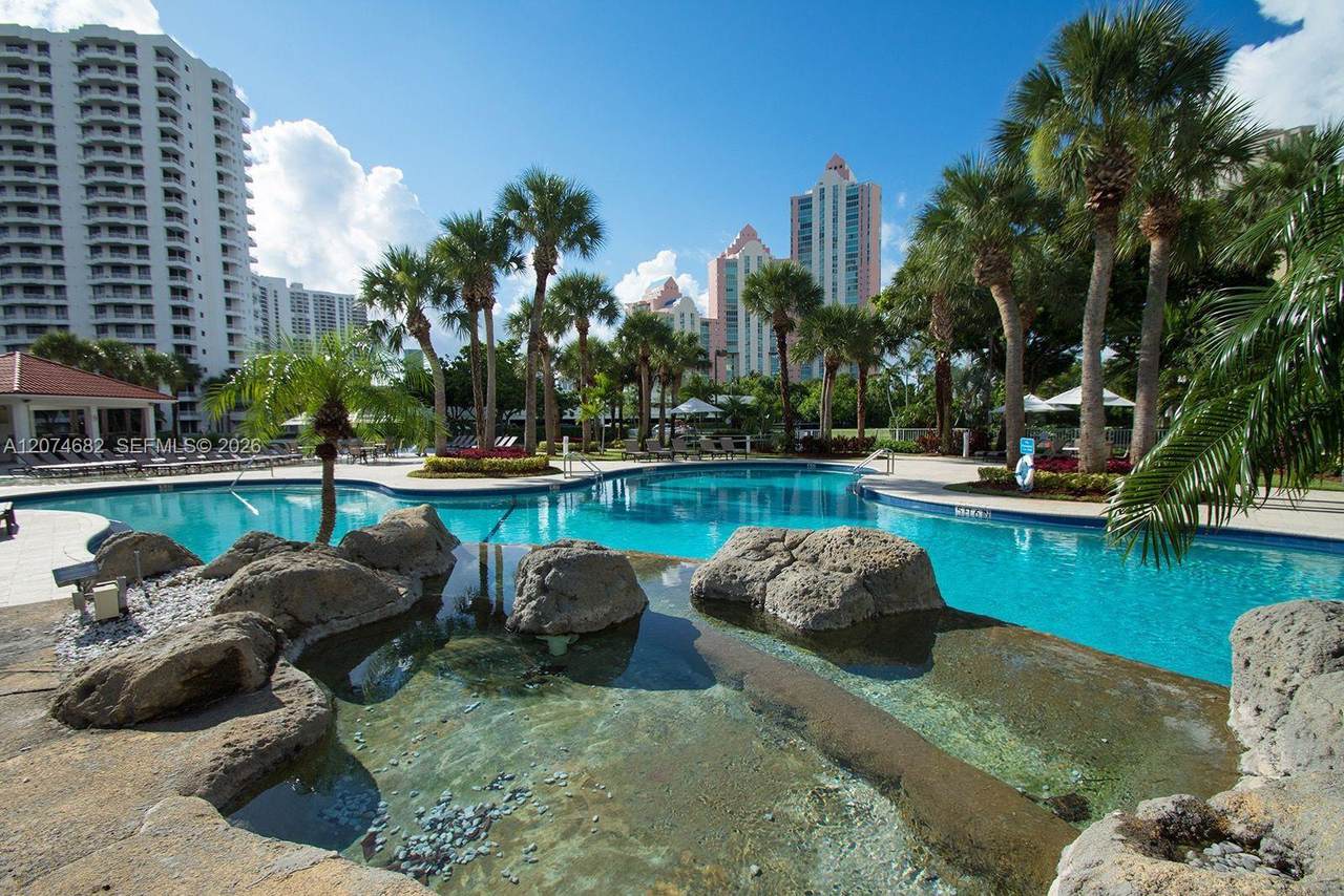 https://bt-photos.global.ssl.fastly.net/miami/orig_boomver_1_A12074682-2.jpg