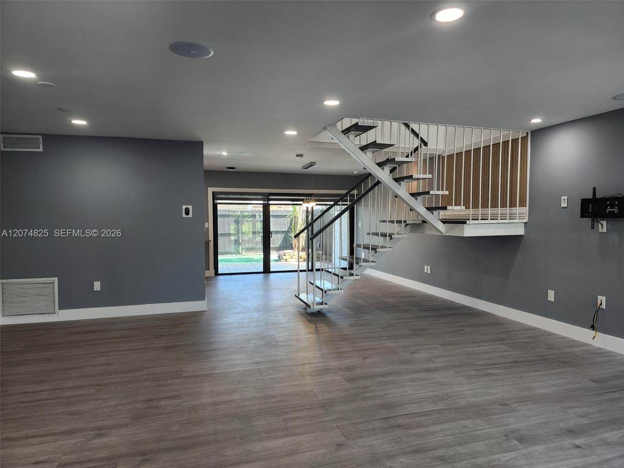 6518 Kendale Lakes Dr - Photo 1