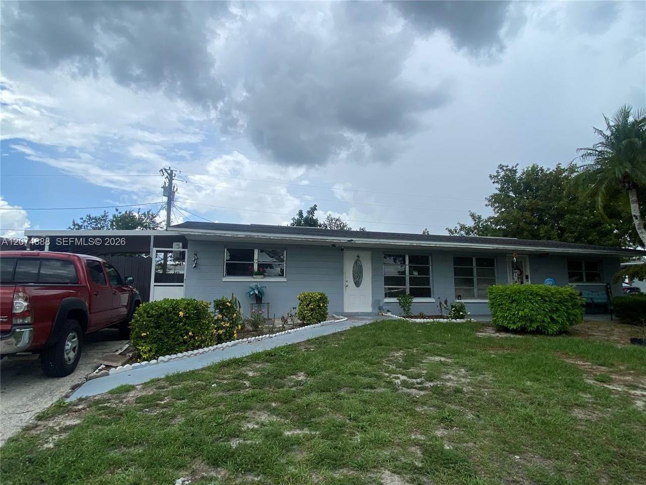 1111 Vineyard St - Photo 1