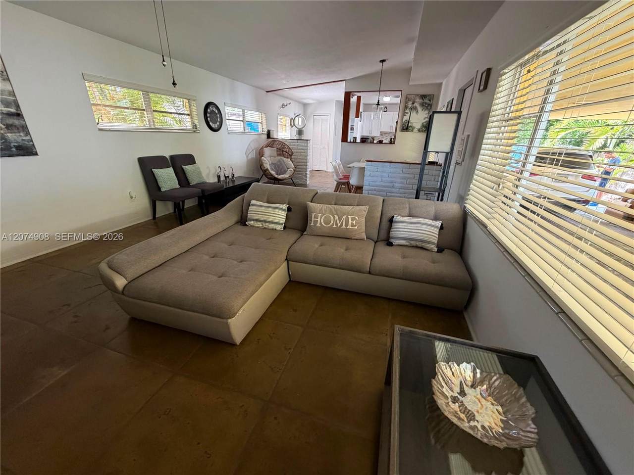 935 Polk St - Photo 1