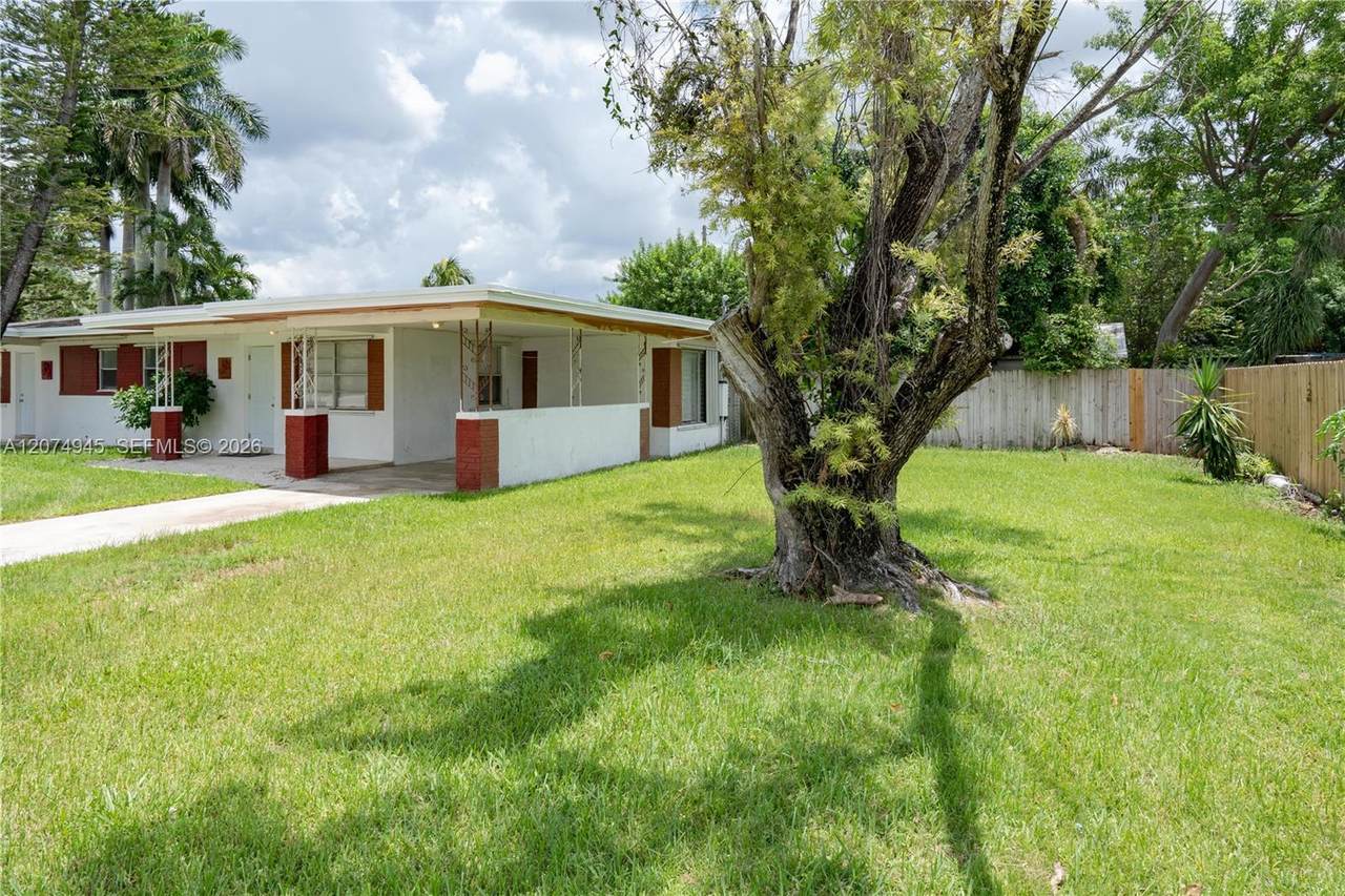 1329 Krome Ter - Photo 1