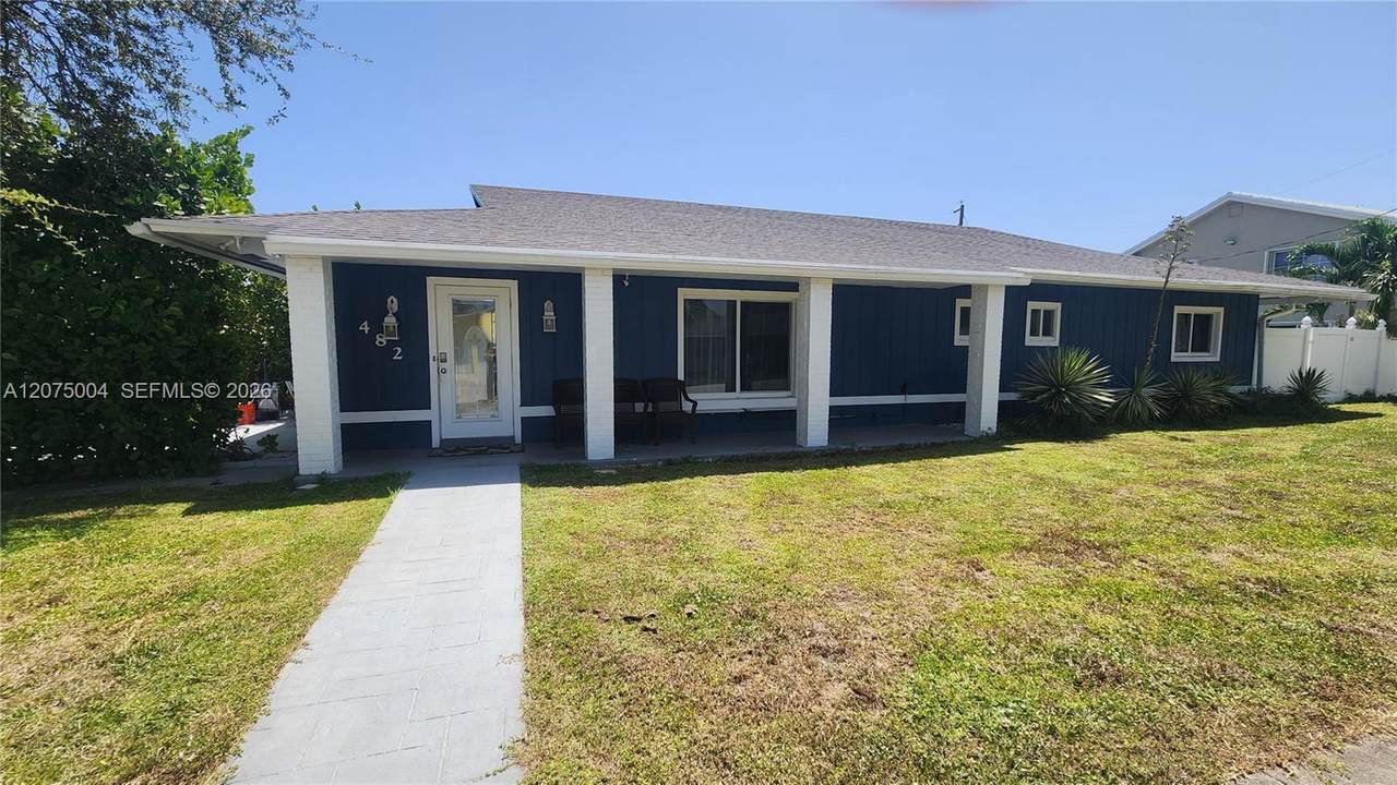482 8th Ave - Photo 1