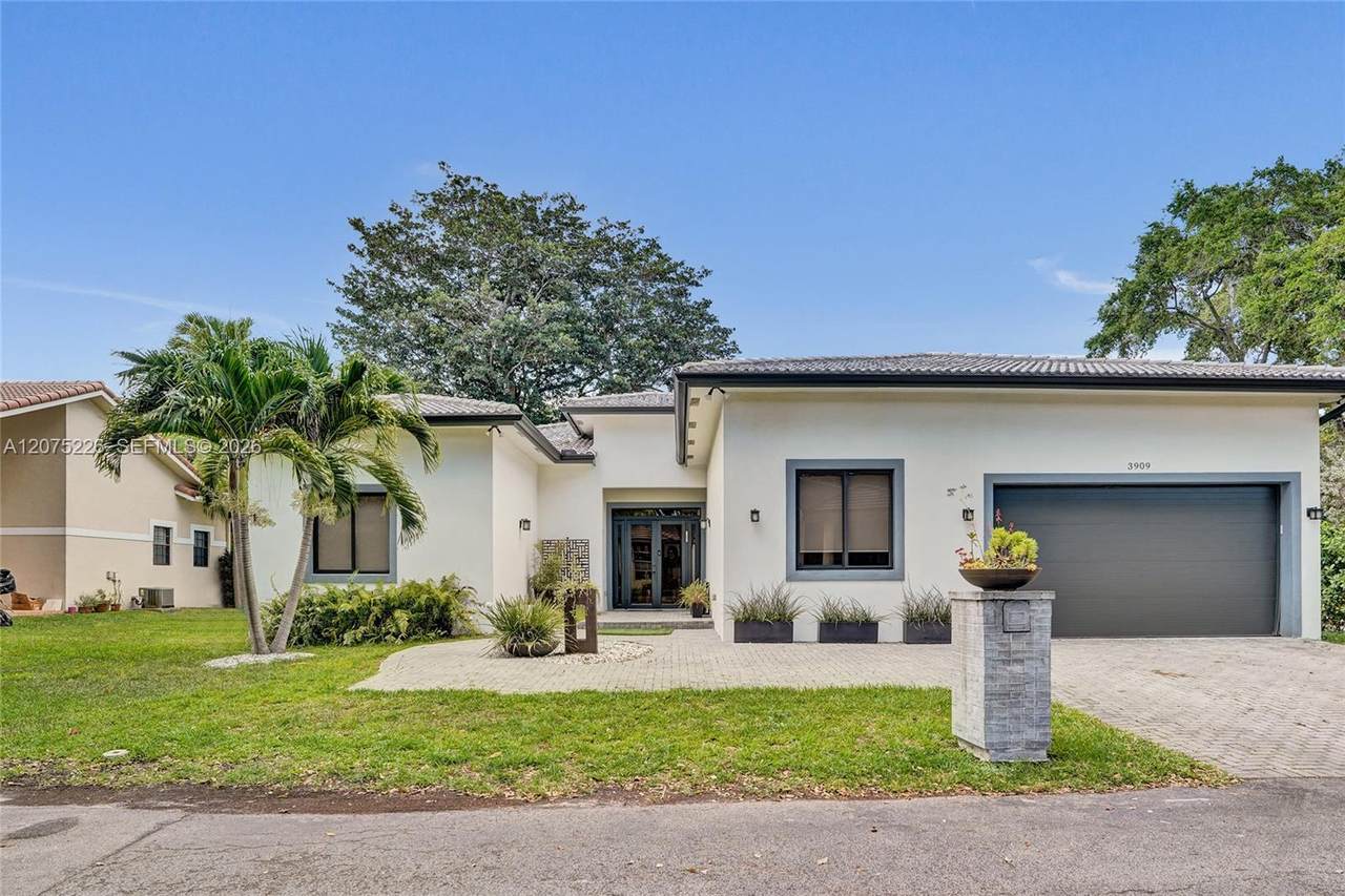 3909 54th Ct - Photo 1