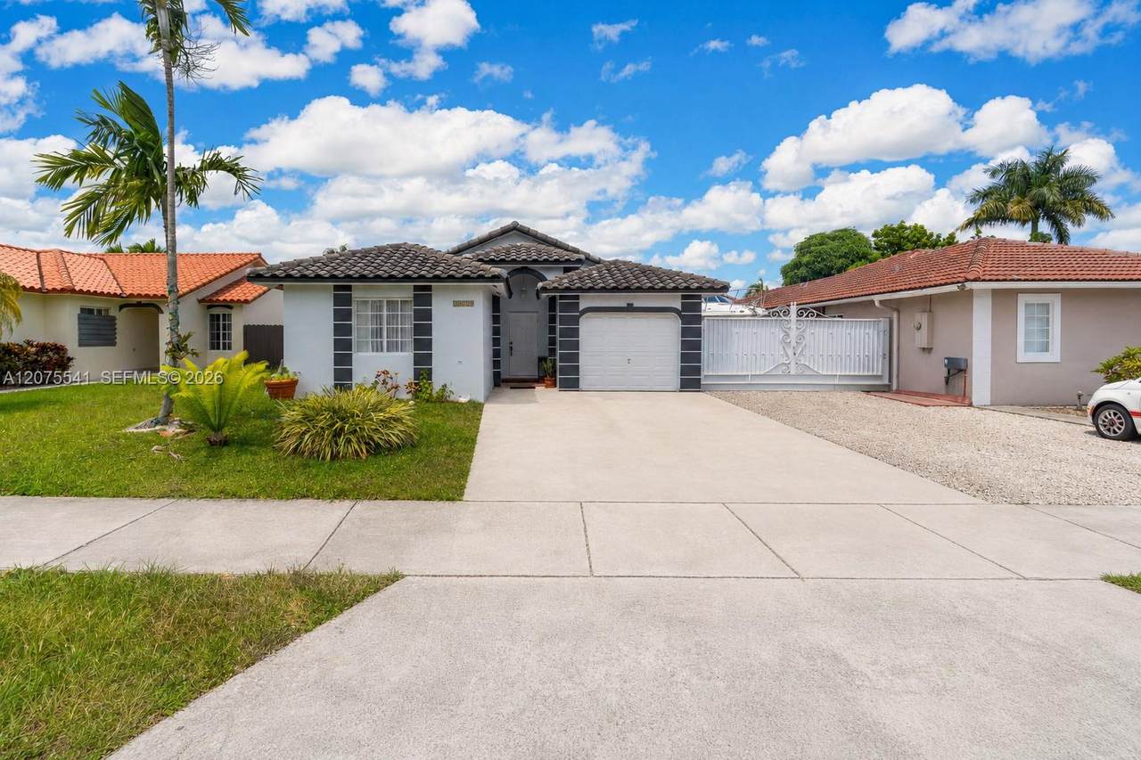 18230 143rd Ct - Photo 1