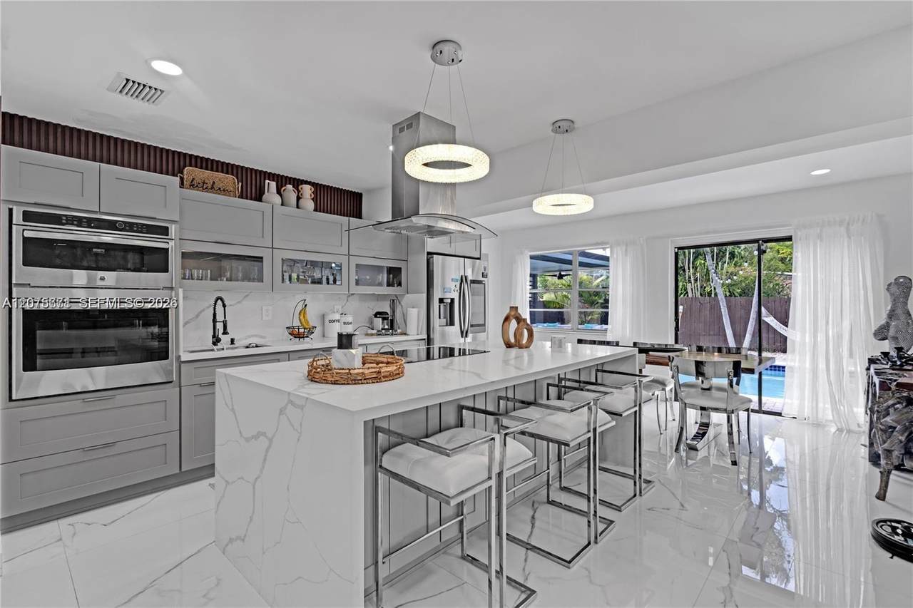https://bt-photos.global.ssl.fastly.net/miami/1280_boomver_1_A12075671-2.jpg