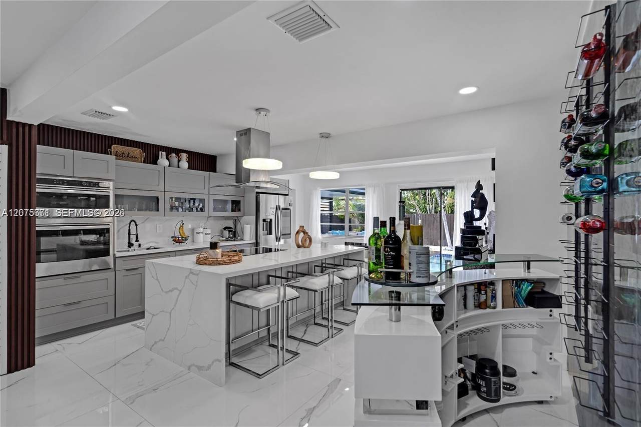 https://bt-photos.global.ssl.fastly.net/miami/1280_boomver_1_A12075671-2.jpg