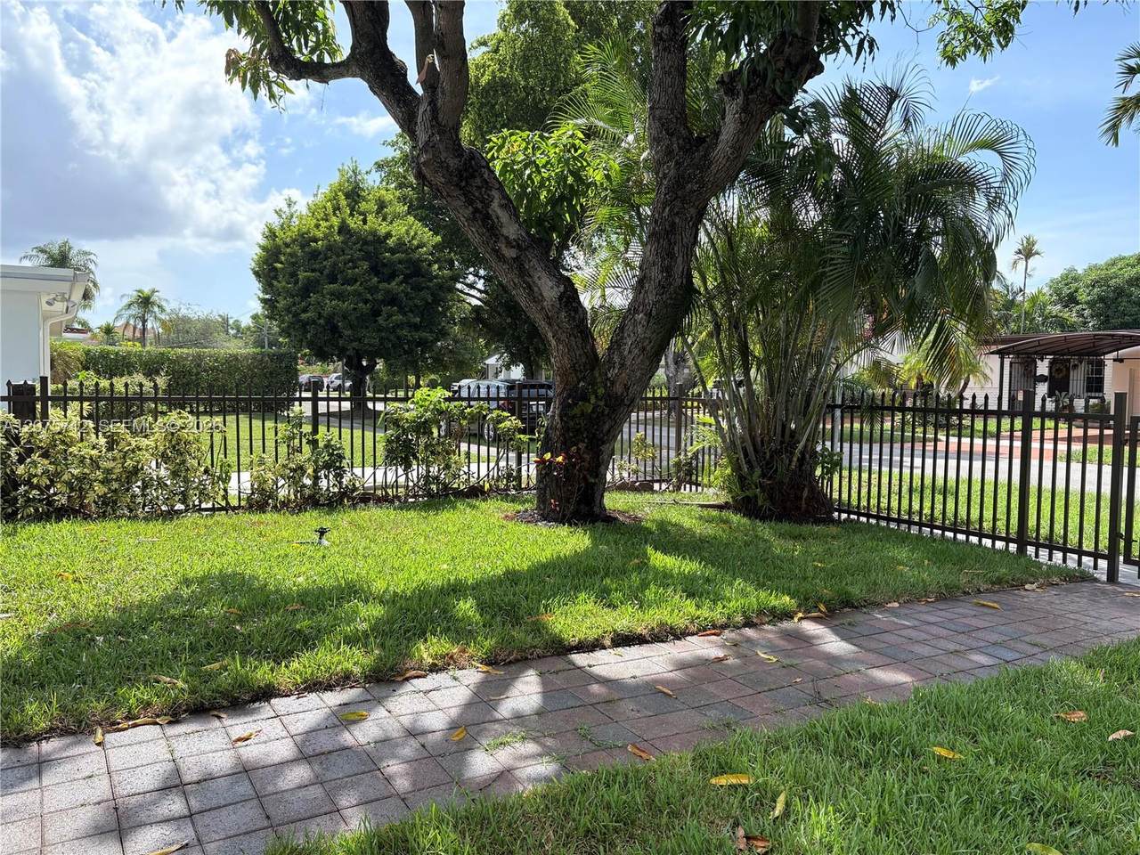 https://bt-photos.global.ssl.fastly.net/miami/1280_boomver_1_A12075712-2.jpg