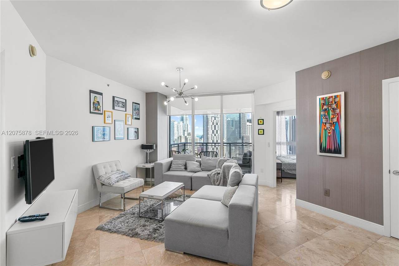 350 Miami Ave - Photo 1