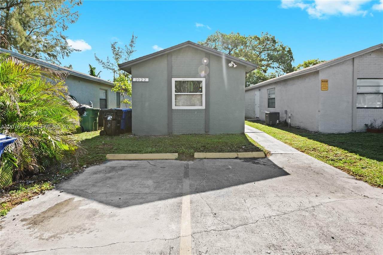 1022 6th Ave - Photo 1