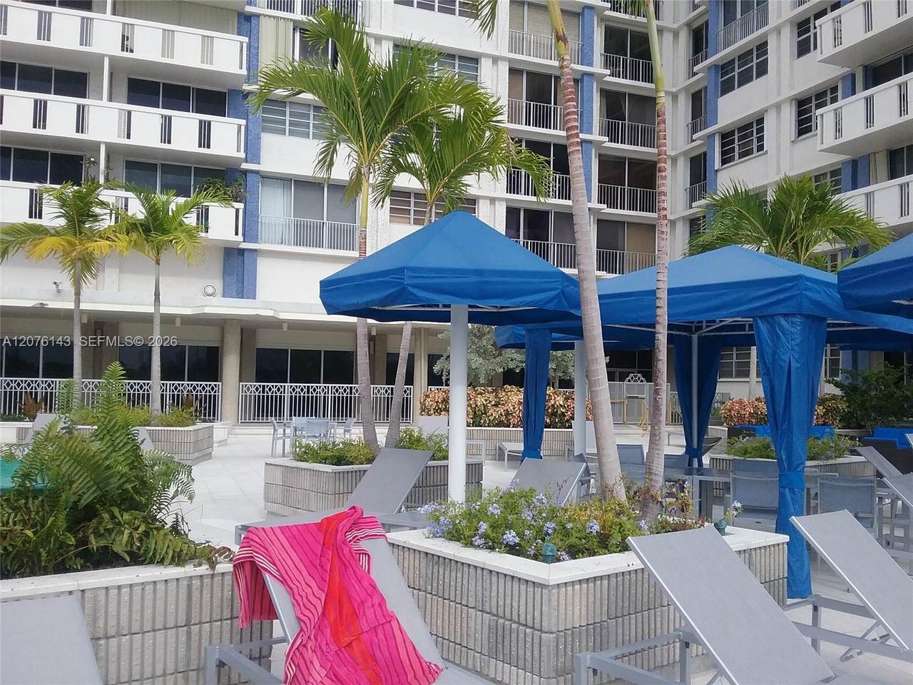 800 West Ave - Photo 1