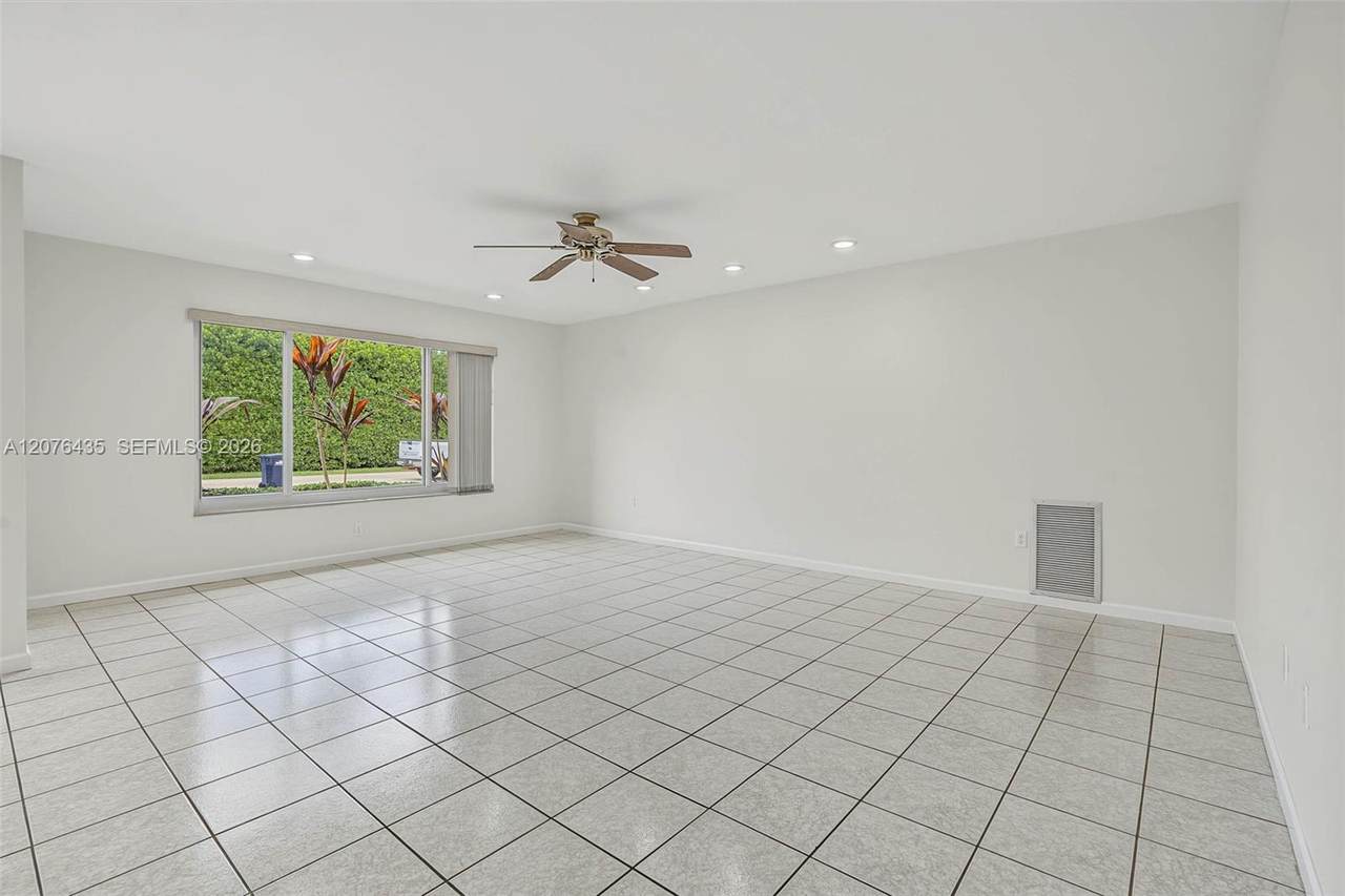 https://bt-photos.global.ssl.fastly.net/miami/1280_boomver_1_A12076435-2.jpg