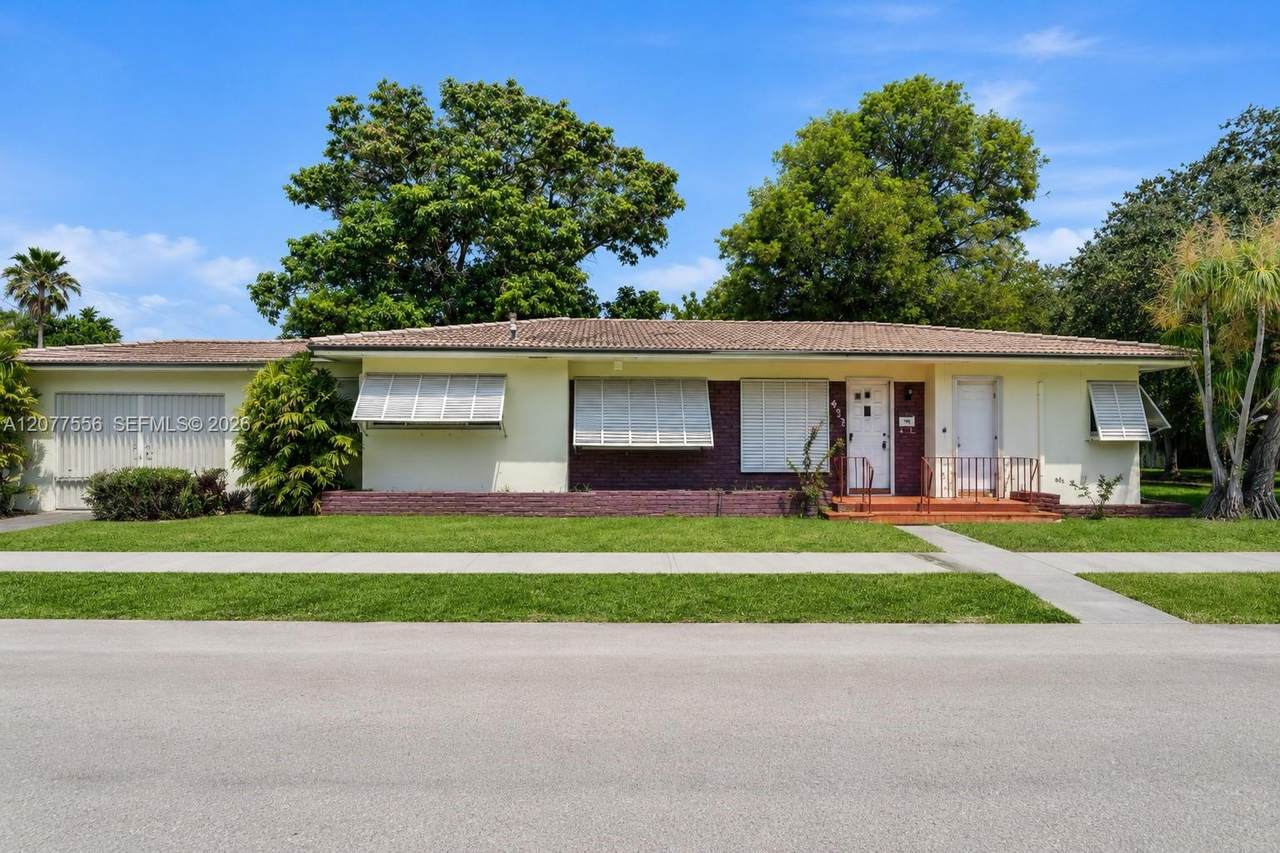 425 15th Ave - Photo 1