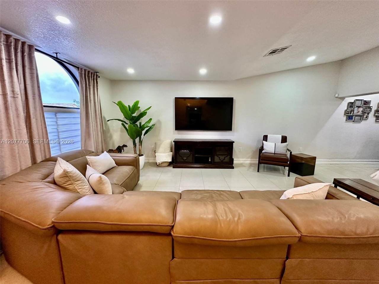 https://bt-photos.global.ssl.fastly.net/miami/1280_boomver_1_A12077706-2.jpg
