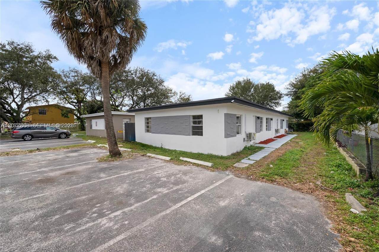 https://bt-photos.global.ssl.fastly.net/miami/1280_boomver_1_A12077868-2.jpg