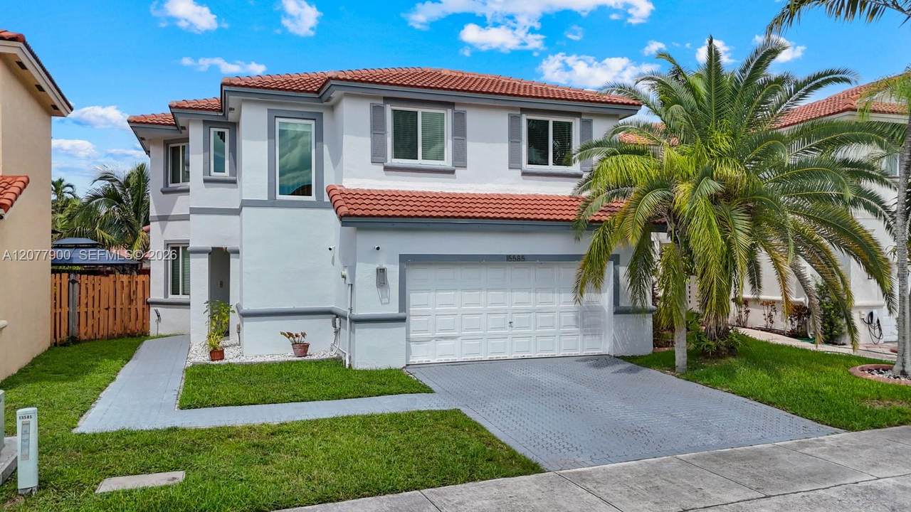 15585 112th Way - Photo 1