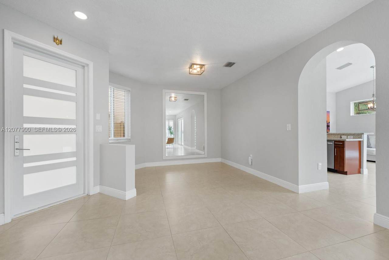 https://bt-photos.global.ssl.fastly.net/miami/1280_boomver_1_A12077900-2.jpg
