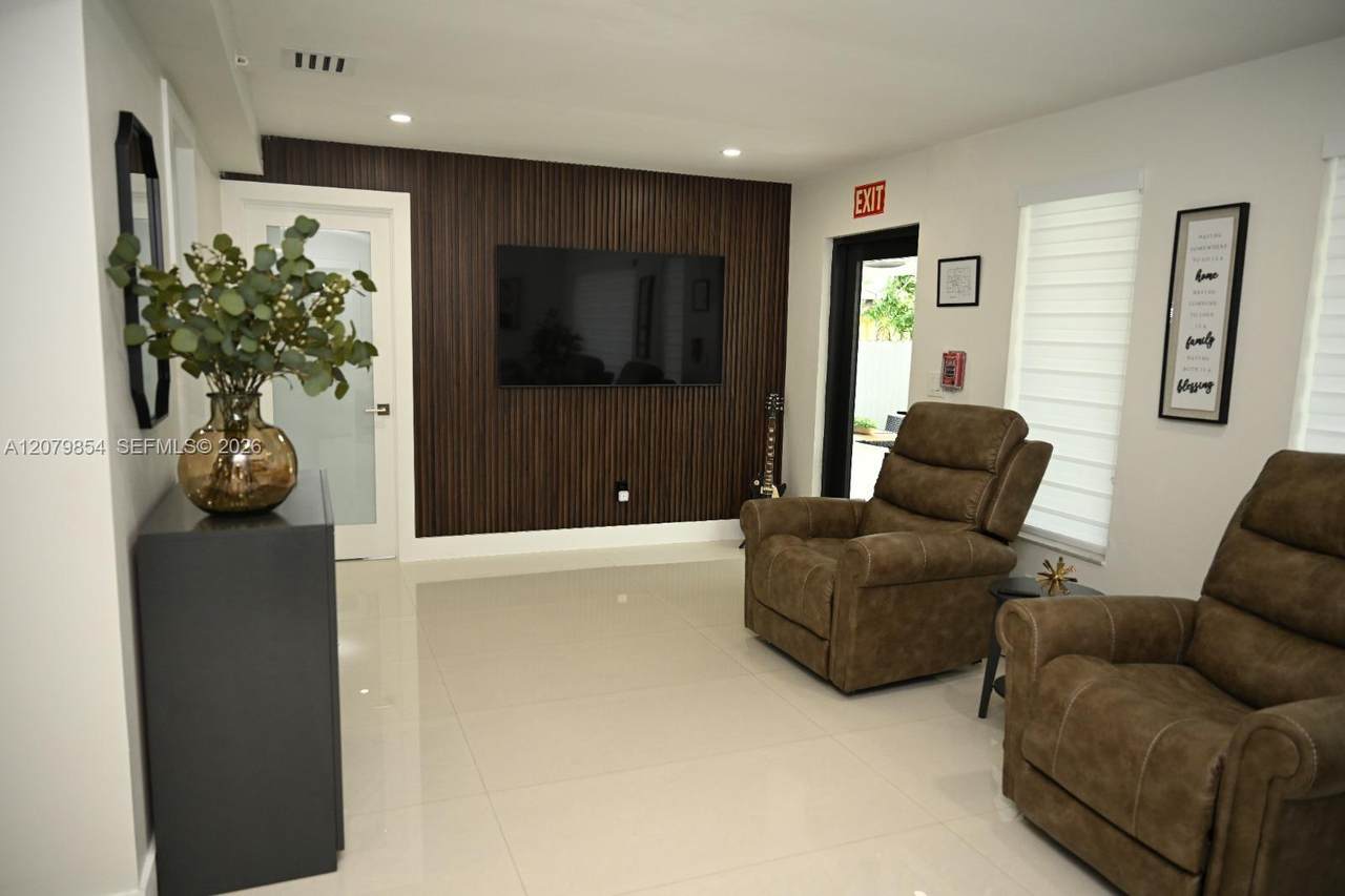 https://bt-photos.global.ssl.fastly.net/miami/1280_boomver_1_A12079854-2.jpg