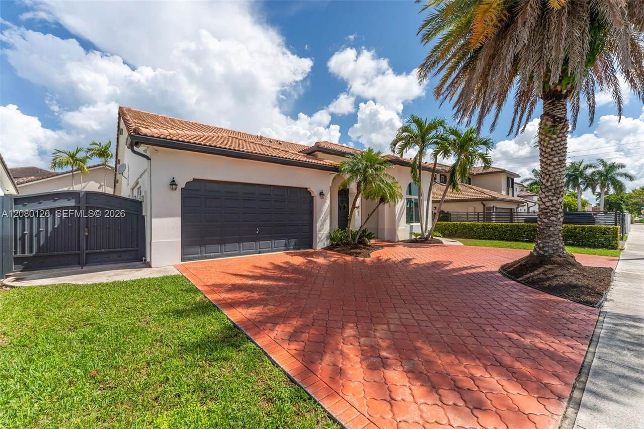 https://bt-photos.global.ssl.fastly.net/miami/1280_boomver_1_A12080126-2.jpg