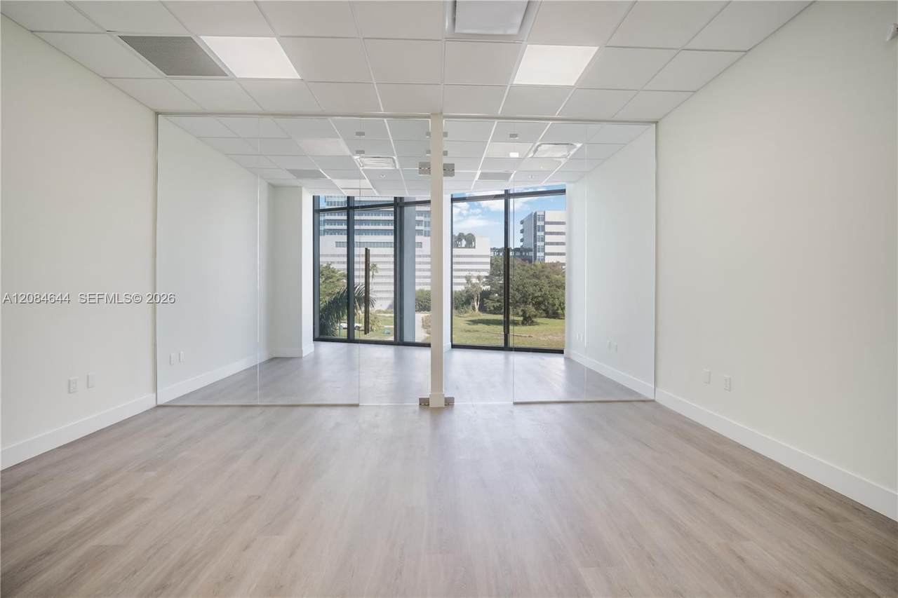 21290 Biscayne Blvd - Photo 1