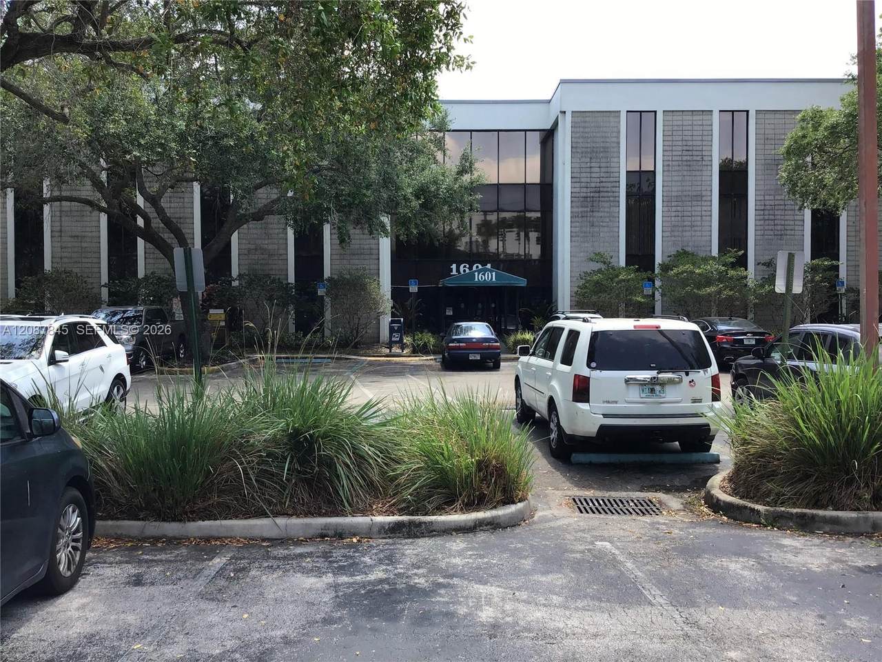 1601 Palm Ave - Photo 1