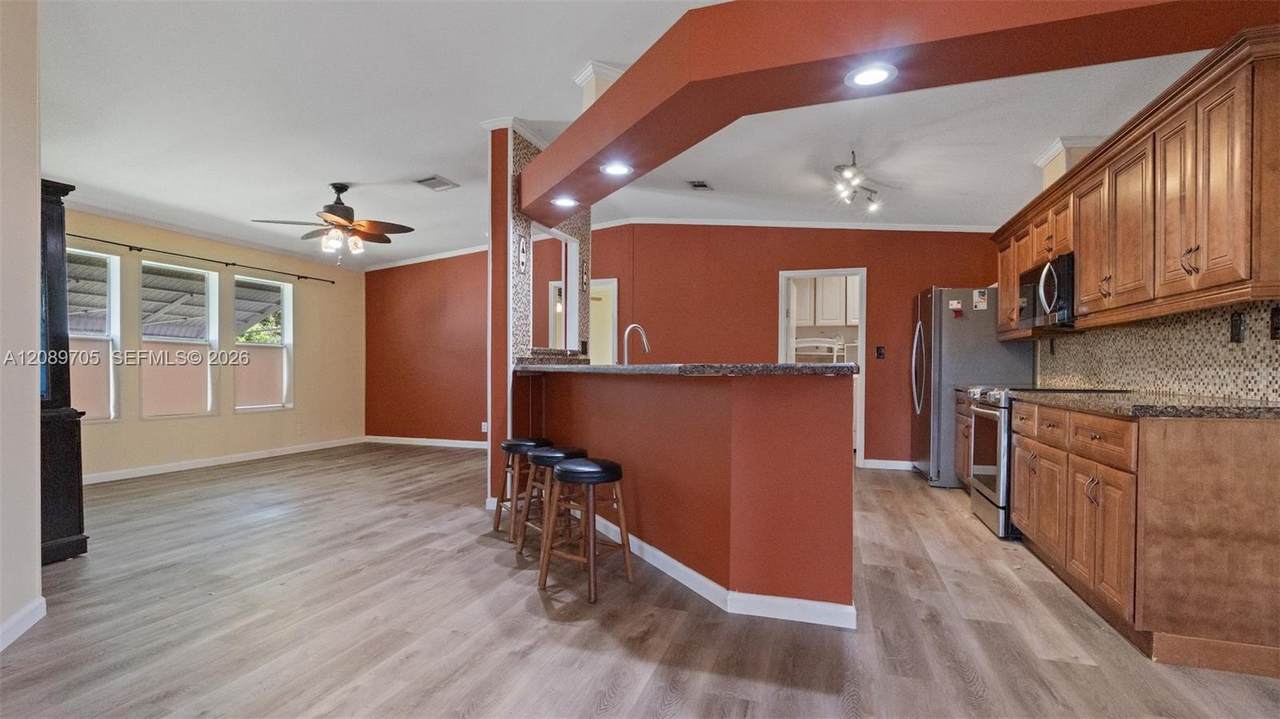 6515 Colonial Dr - Photo 1