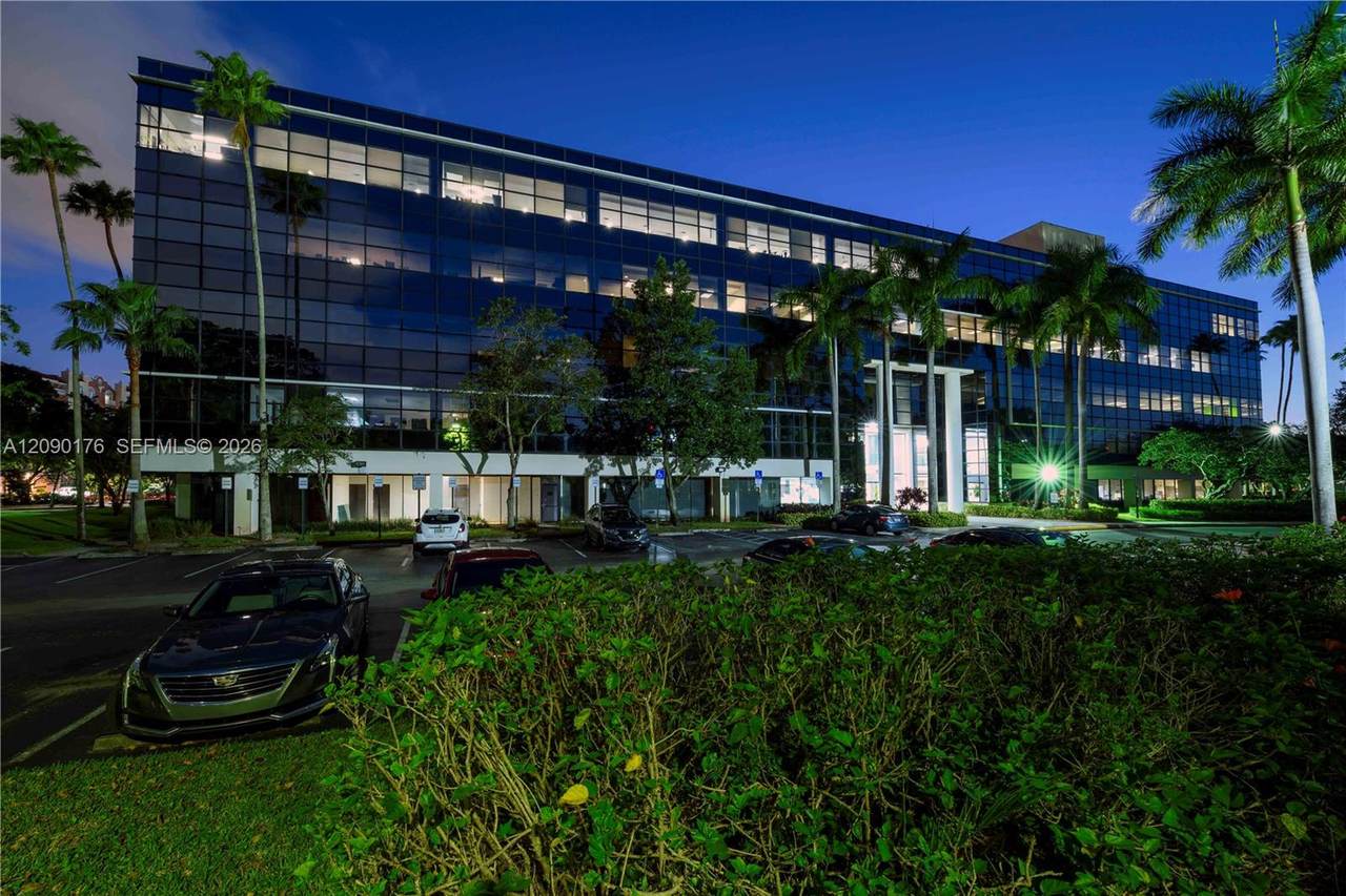 https://bt-photos.global.ssl.fastly.net/miami/1280_boomver_1_A12090176-2.jpg