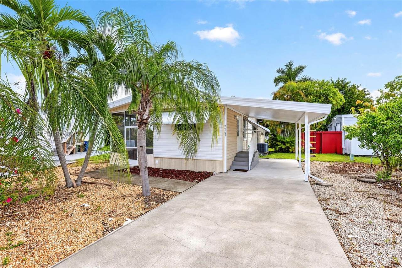 2903 Harbor Ln - Photo 1