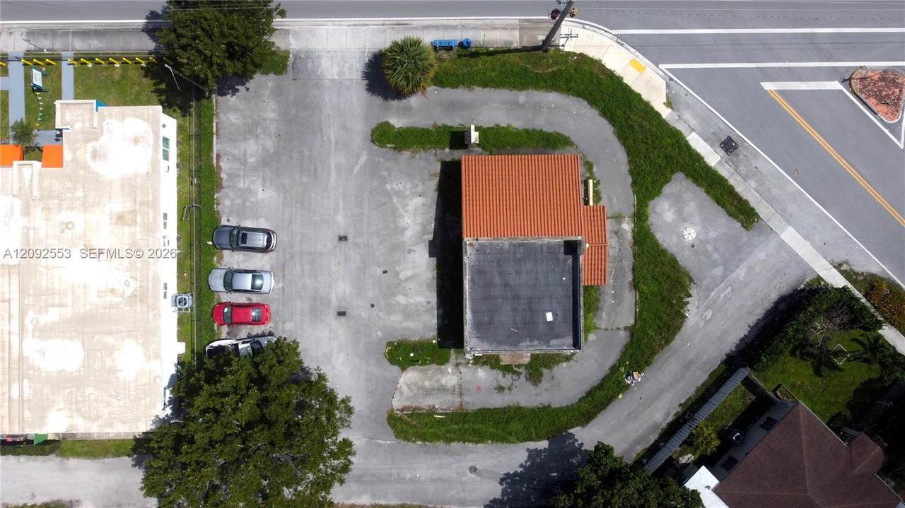 14100 Dixie Hwy - Photo 1