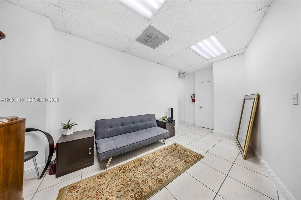 5401 Collins Ave - Photo 1