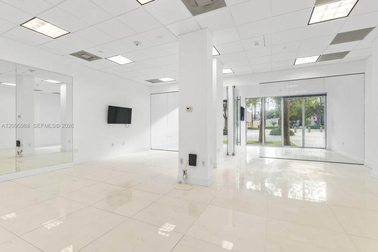 https://bt-photos.global.ssl.fastly.net/miami/1280_boomver_1_A12095988-2.jpg