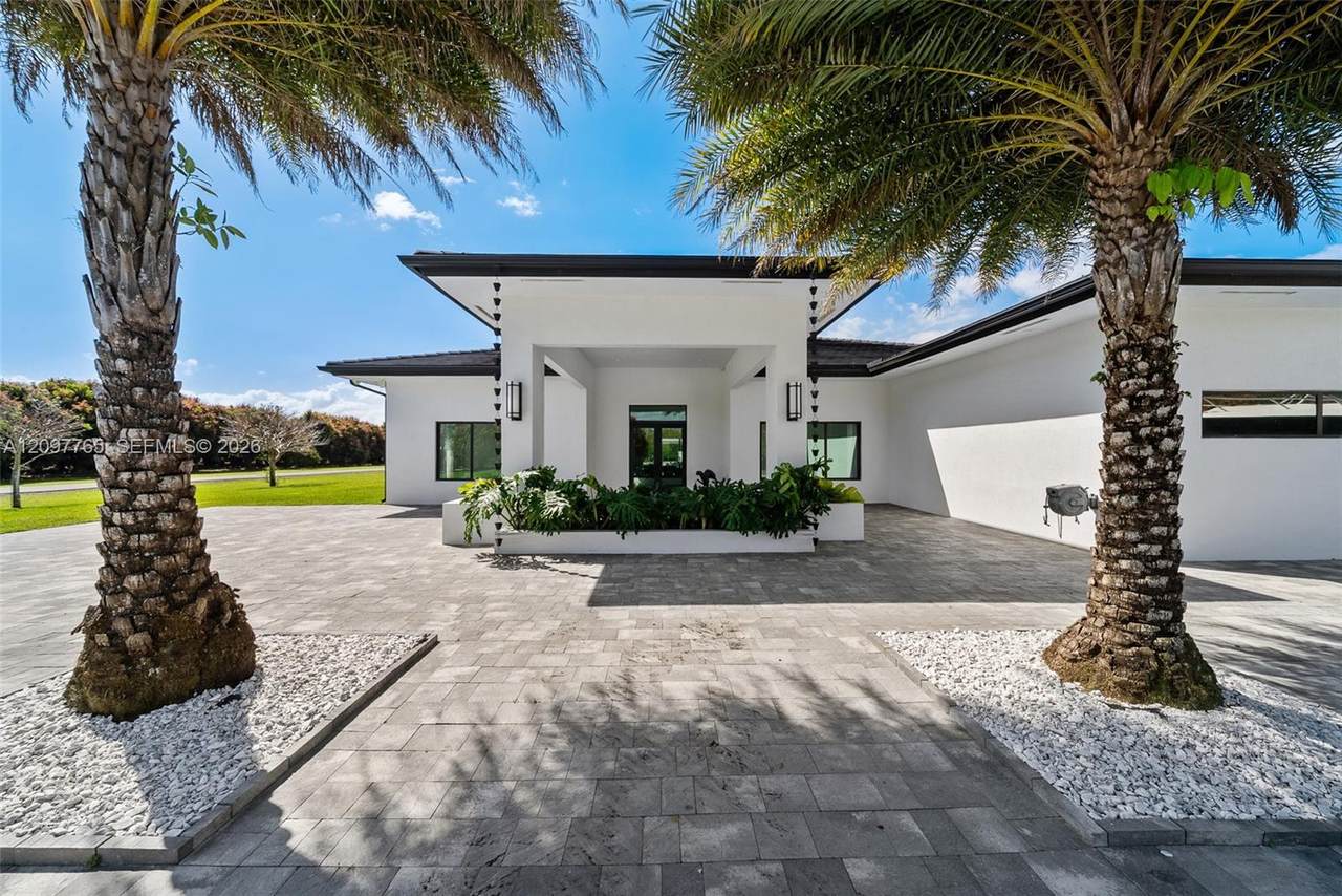https://bt-photos.global.ssl.fastly.net/miami/1280_boomver_1_A12097765-2.jpg