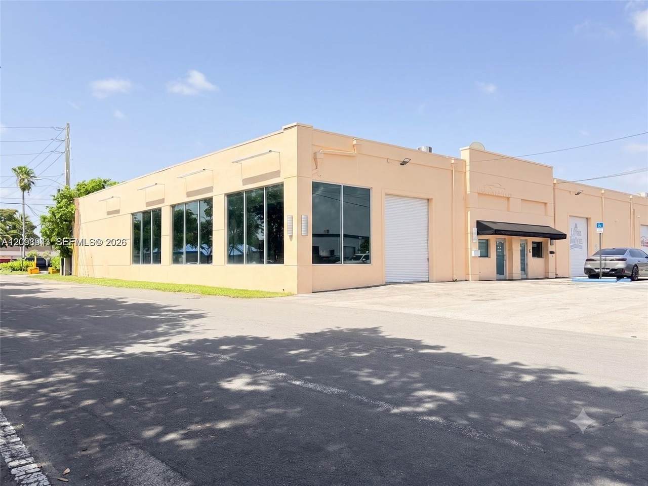 1036 1st Ct - Photo 1