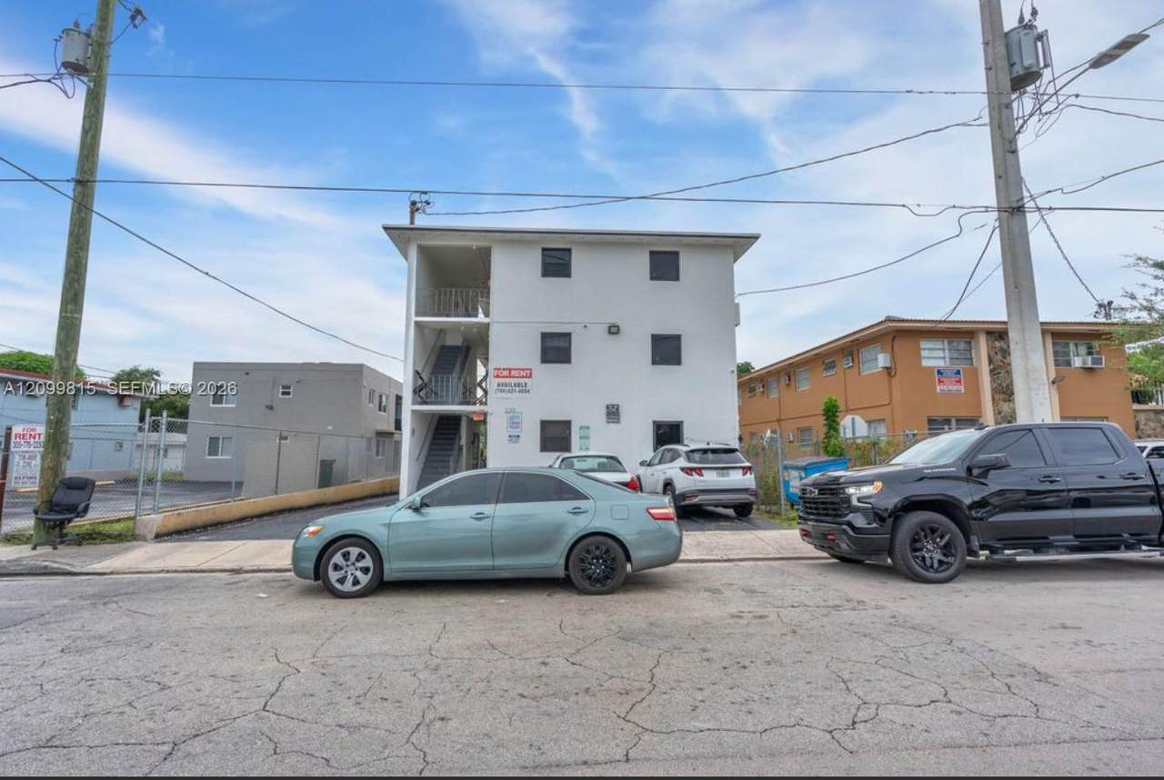 220 18th Ave - Photo 1